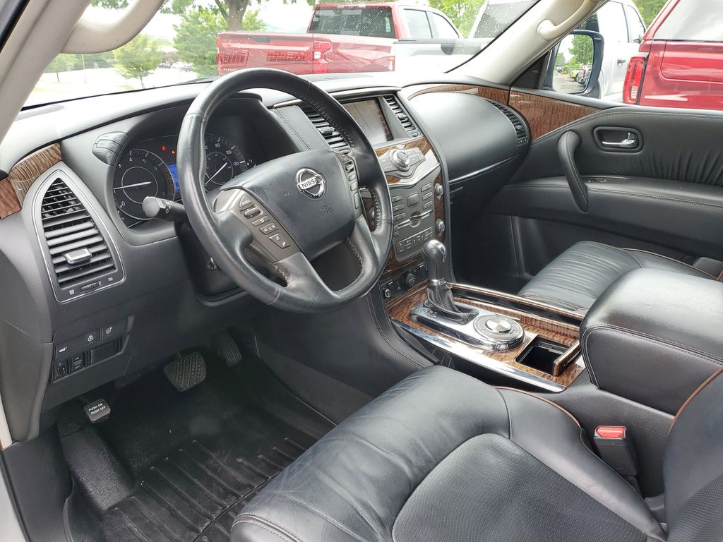 Vehicle image 21 of 33