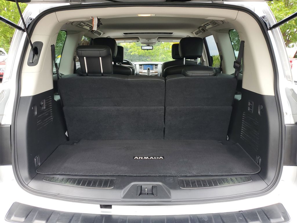 Vehicle image 8 of 33