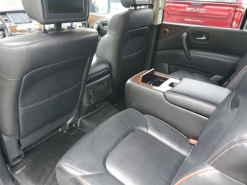 Vehicle image 13 of 33