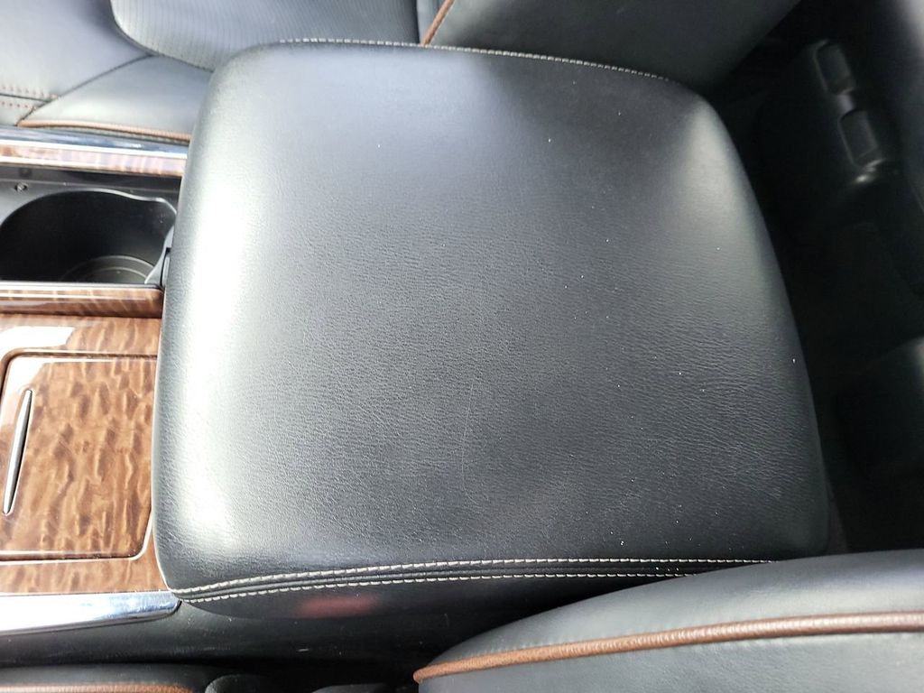Vehicle image 22 of 26