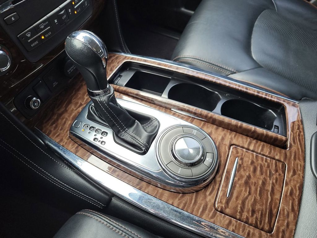Vehicle image 21 of 26