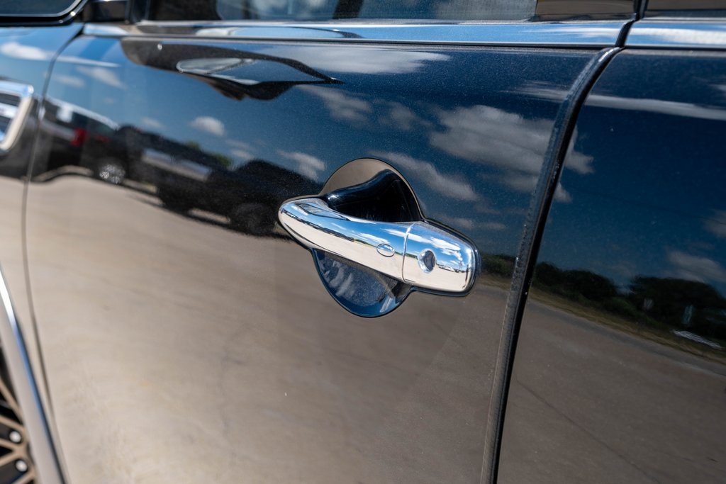 Vehicle image 29 of 37
