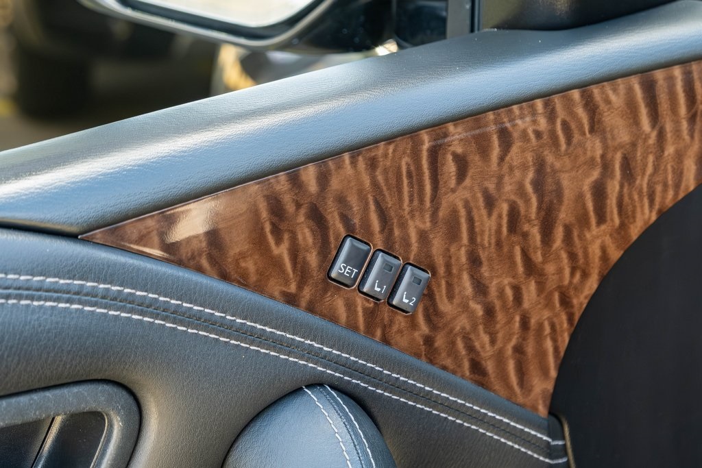 Vehicle image 22 of 37