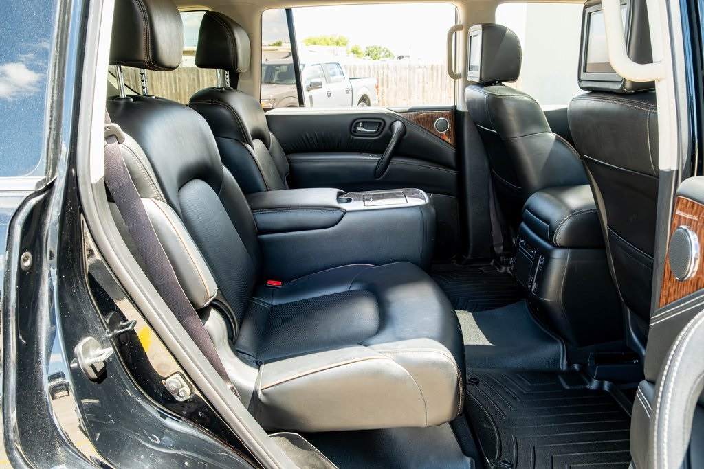 Vehicle image 10 of 37
