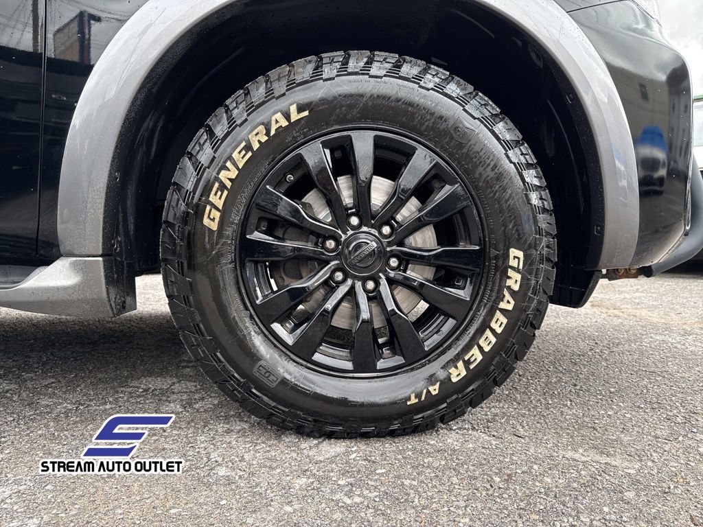Vehicle image 13 of 49