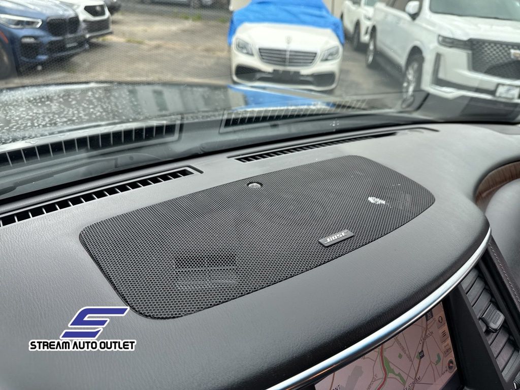 Vehicle image 46 of 49