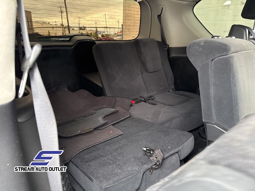 Vehicle image 21 of 49
