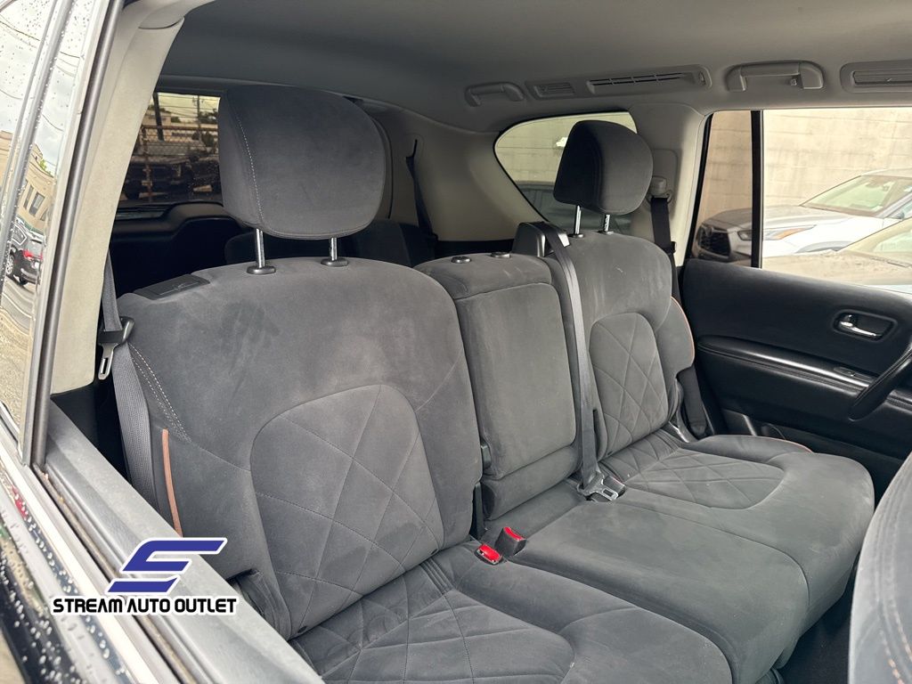 Vehicle image 18 of 49