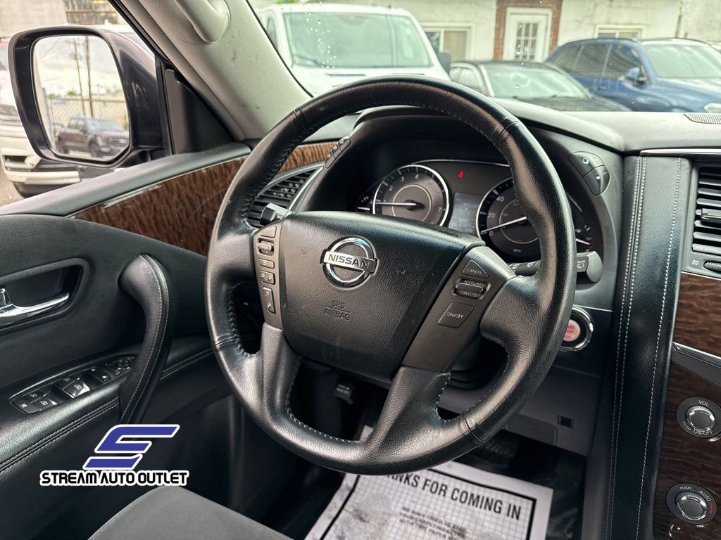 Vehicle image 33 of 49
