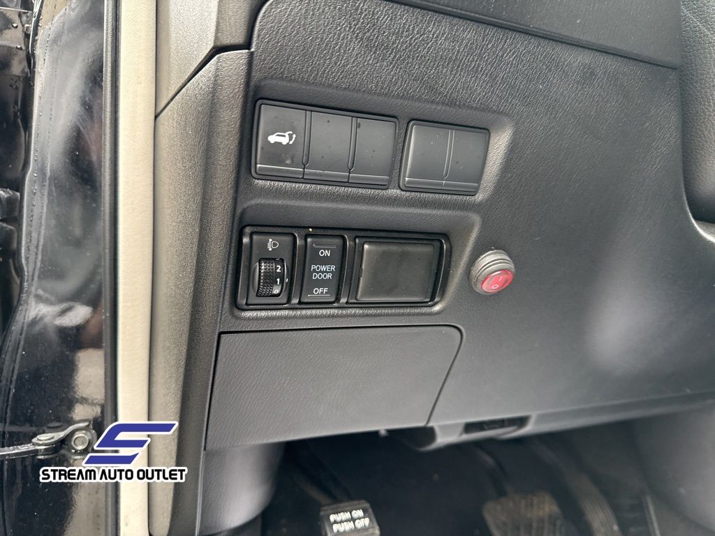 Vehicle image 40 of 49
