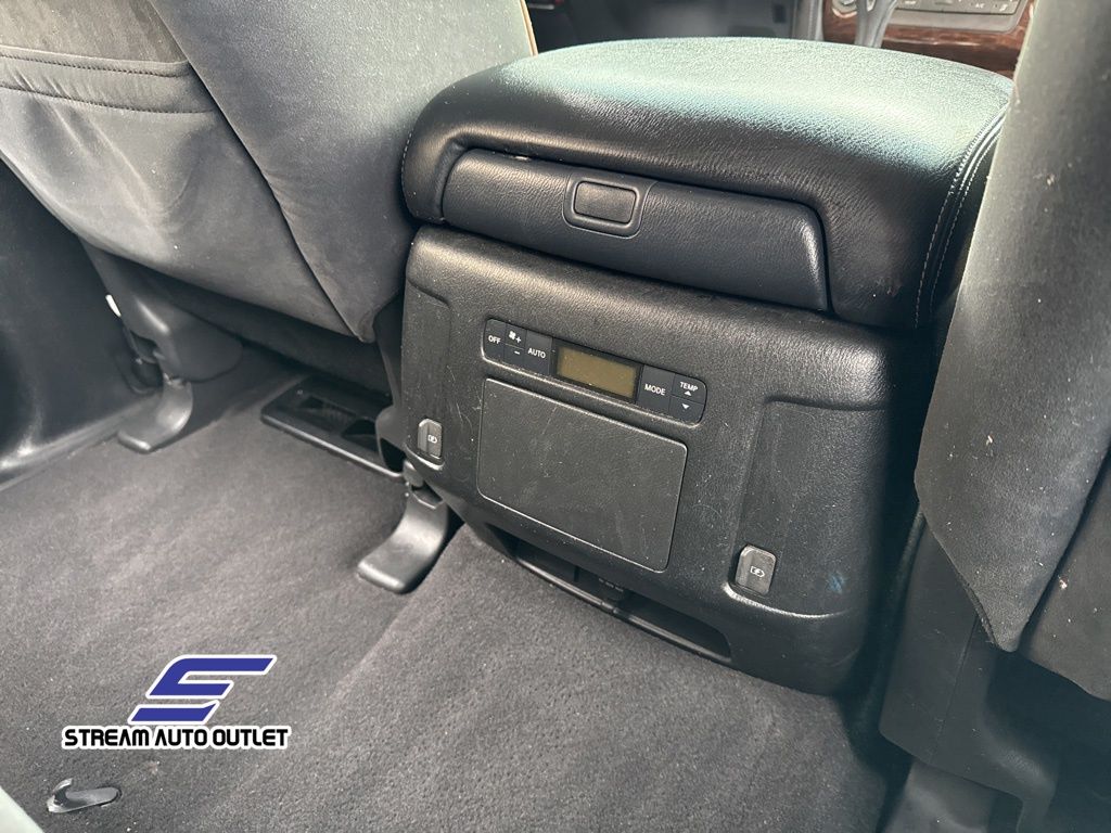 Vehicle image 23 of 49