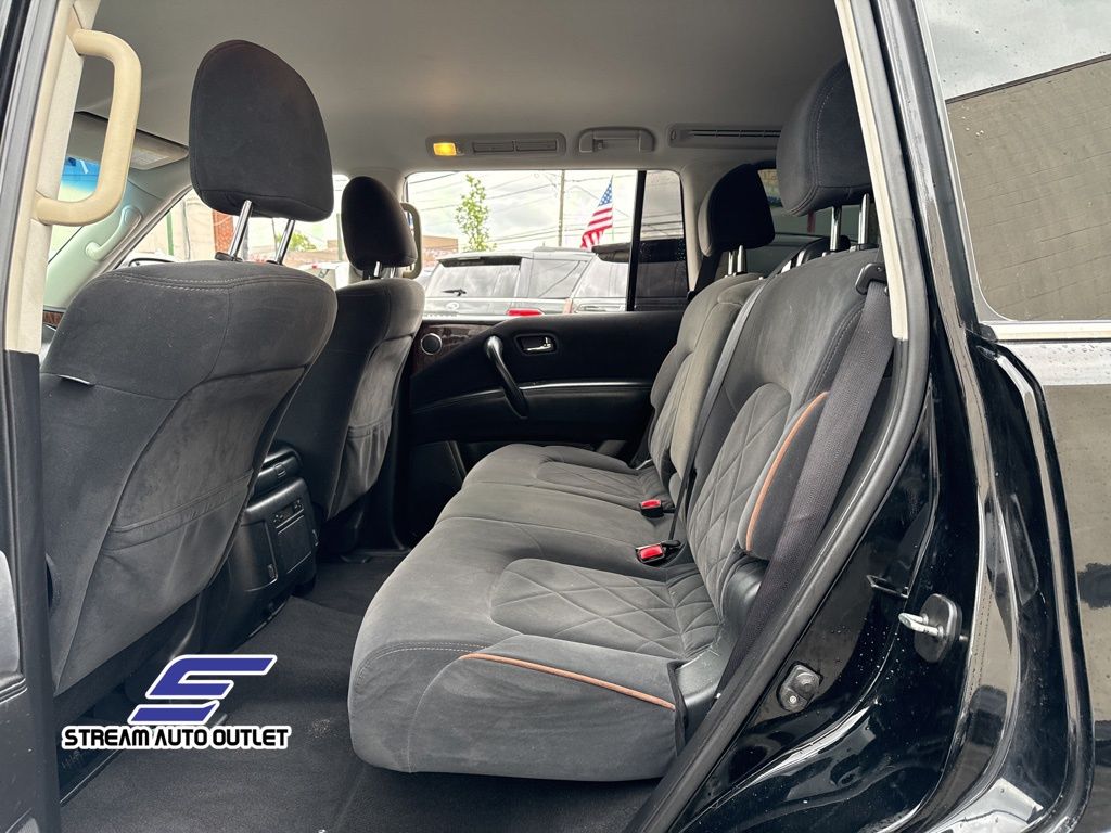 Vehicle image 34 of 49