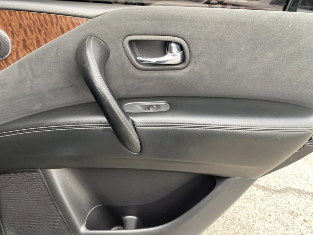 Vehicle image 24 of 26