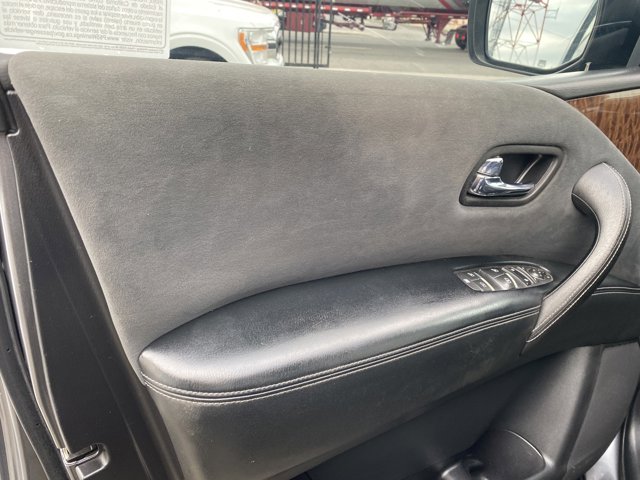 Vehicle image 10 of 26