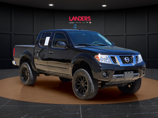 2018 Nissan Frontier SV V6 Image 3 of 33