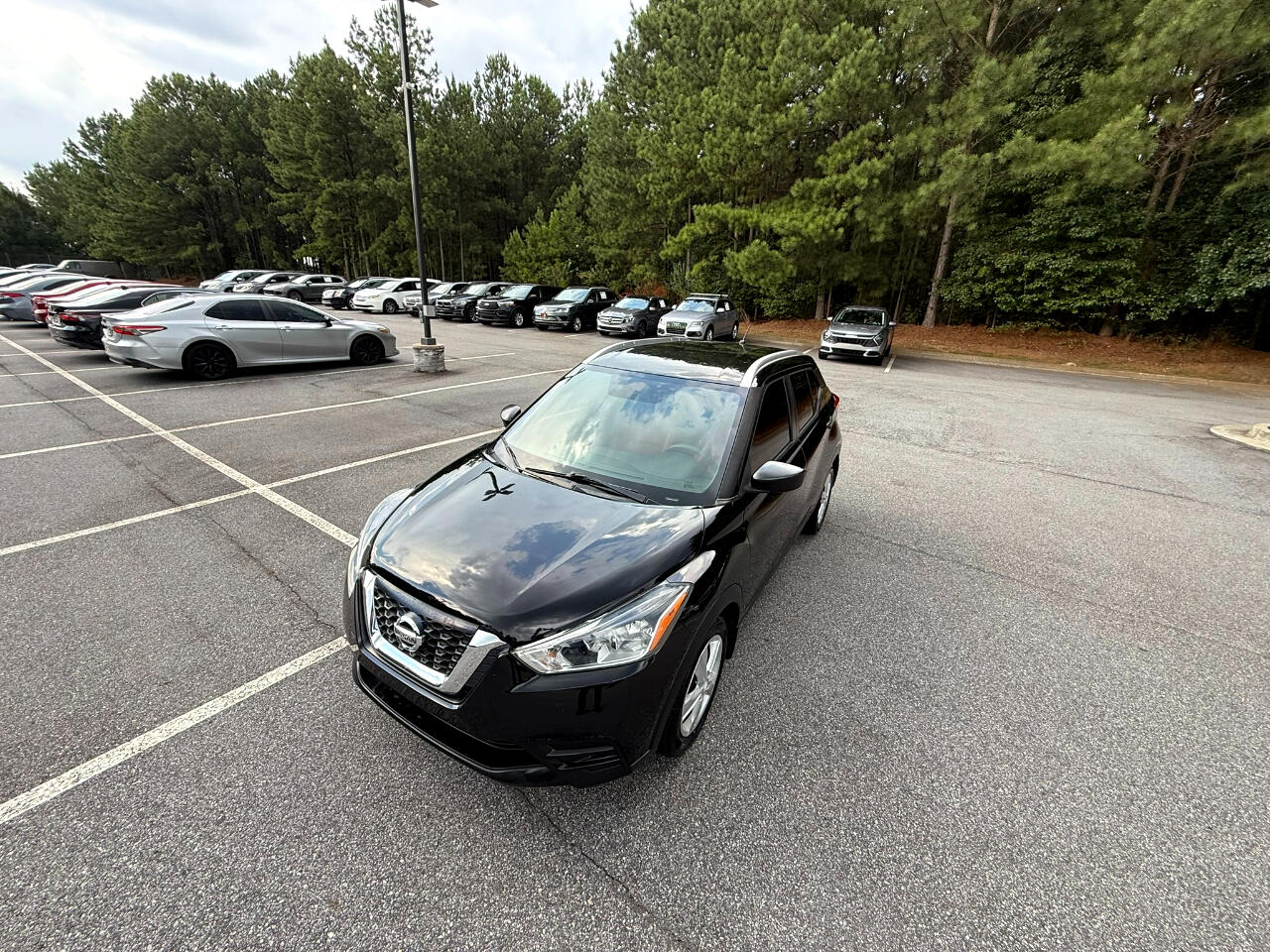 2018 Nissan Kicks S Image 2 of 29