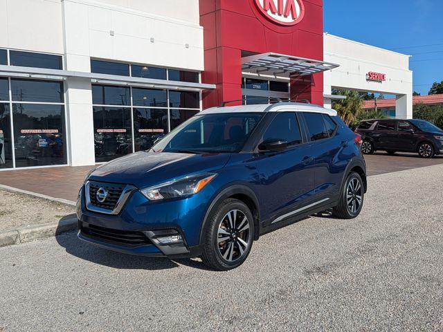 2018 Nissan Kicks SR Image 2 of 33