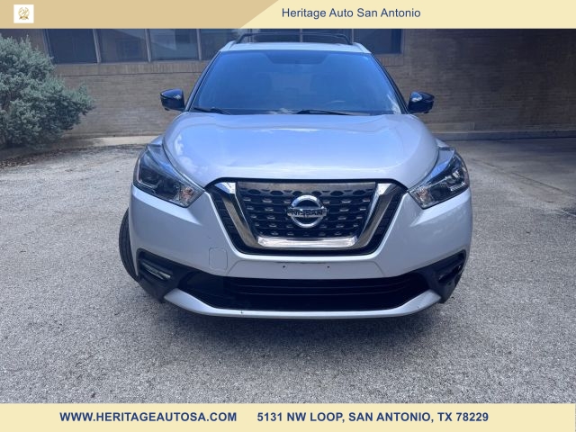 2018 Nissan Kicks SR Image 2 of 21