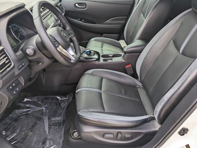 Vehicle image 22 of 42