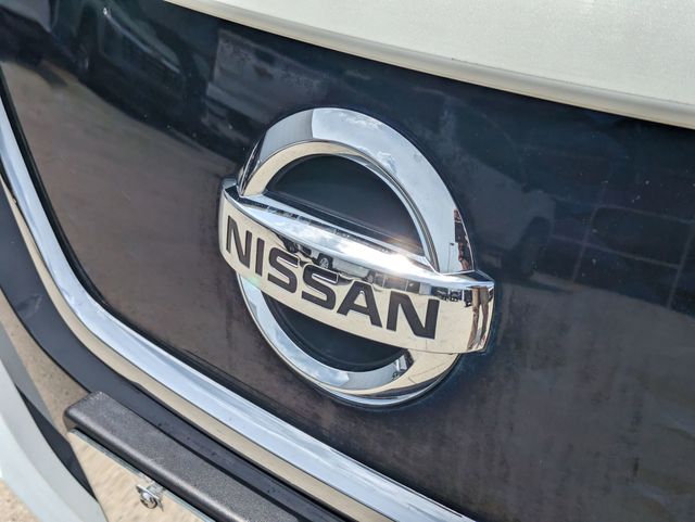 Vehicle image 29 of 42