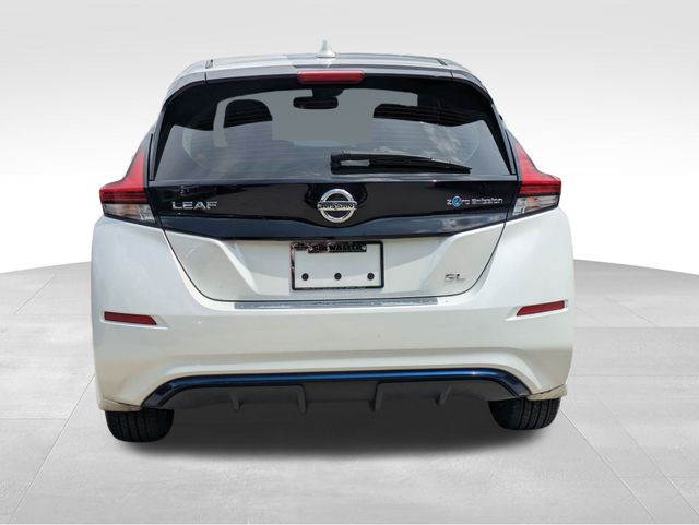 Vehicle image 8 of 42