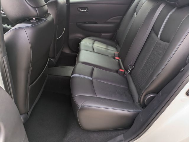 Vehicle image 24 of 42
