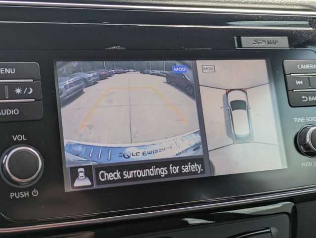 Vehicle image 15 of 42