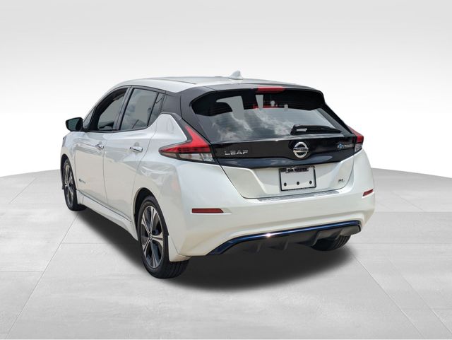 Vehicle image 9 of 42