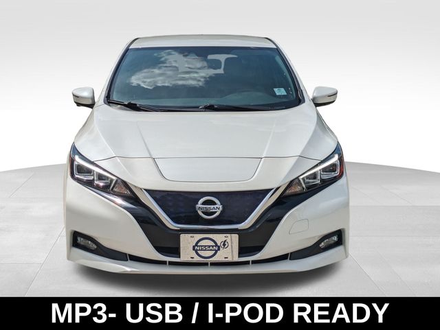 Vehicle image 4 of 42