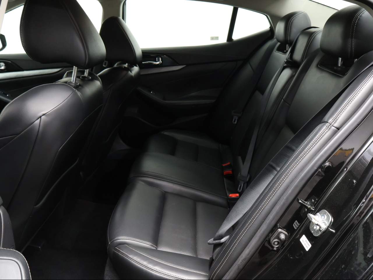 Vehicle image 9 of 15