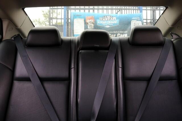 Vehicle image 11 of 17