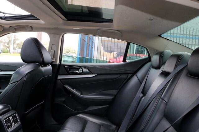 Vehicle image 9 of 17
