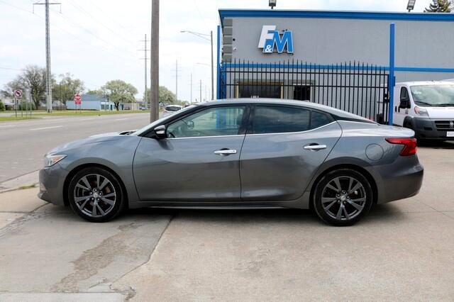 Vehicle image 4 of 17