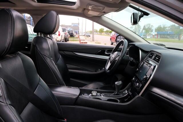 Vehicle image 10 of 17