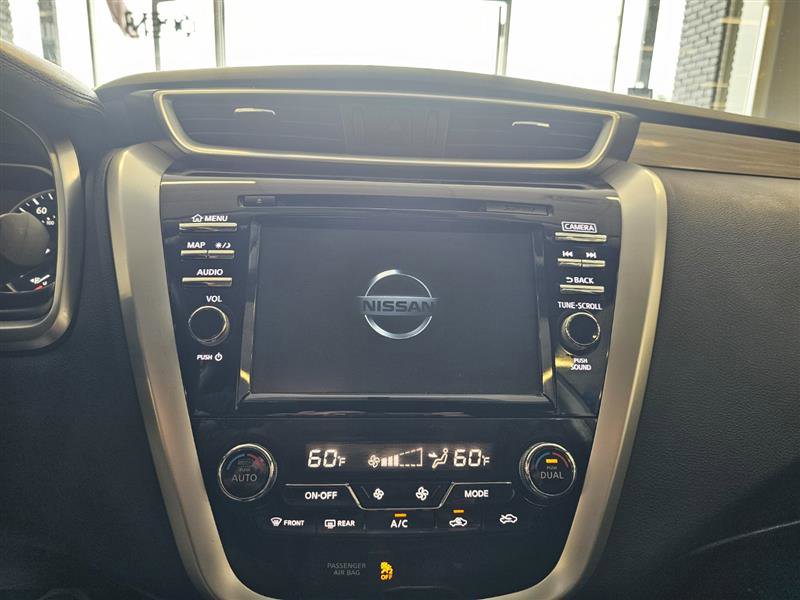 Vehicle image 19 of 28