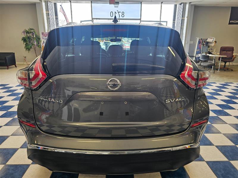 Vehicle image 9 of 28