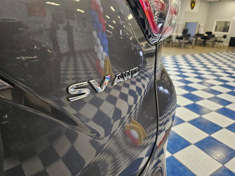 Vehicle image 25 of 28