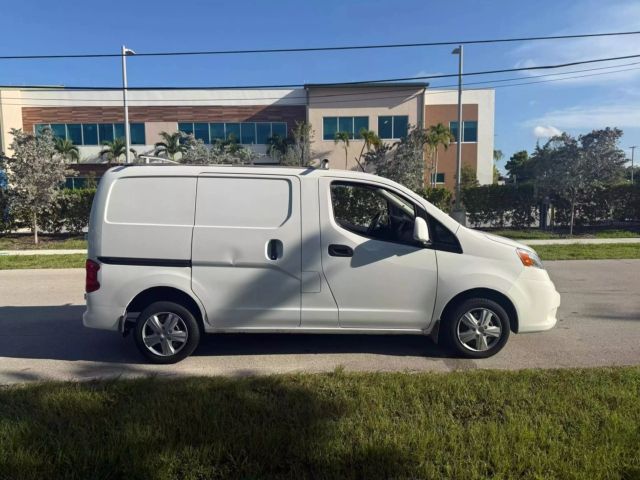 Vehicle image 4 of 24