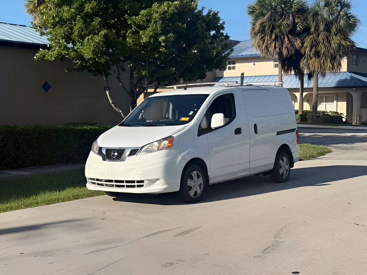 Vehicle image 17 of 24