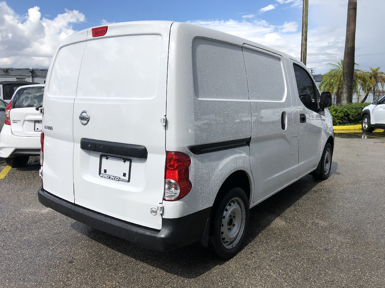 Vehicle image 5 of 12