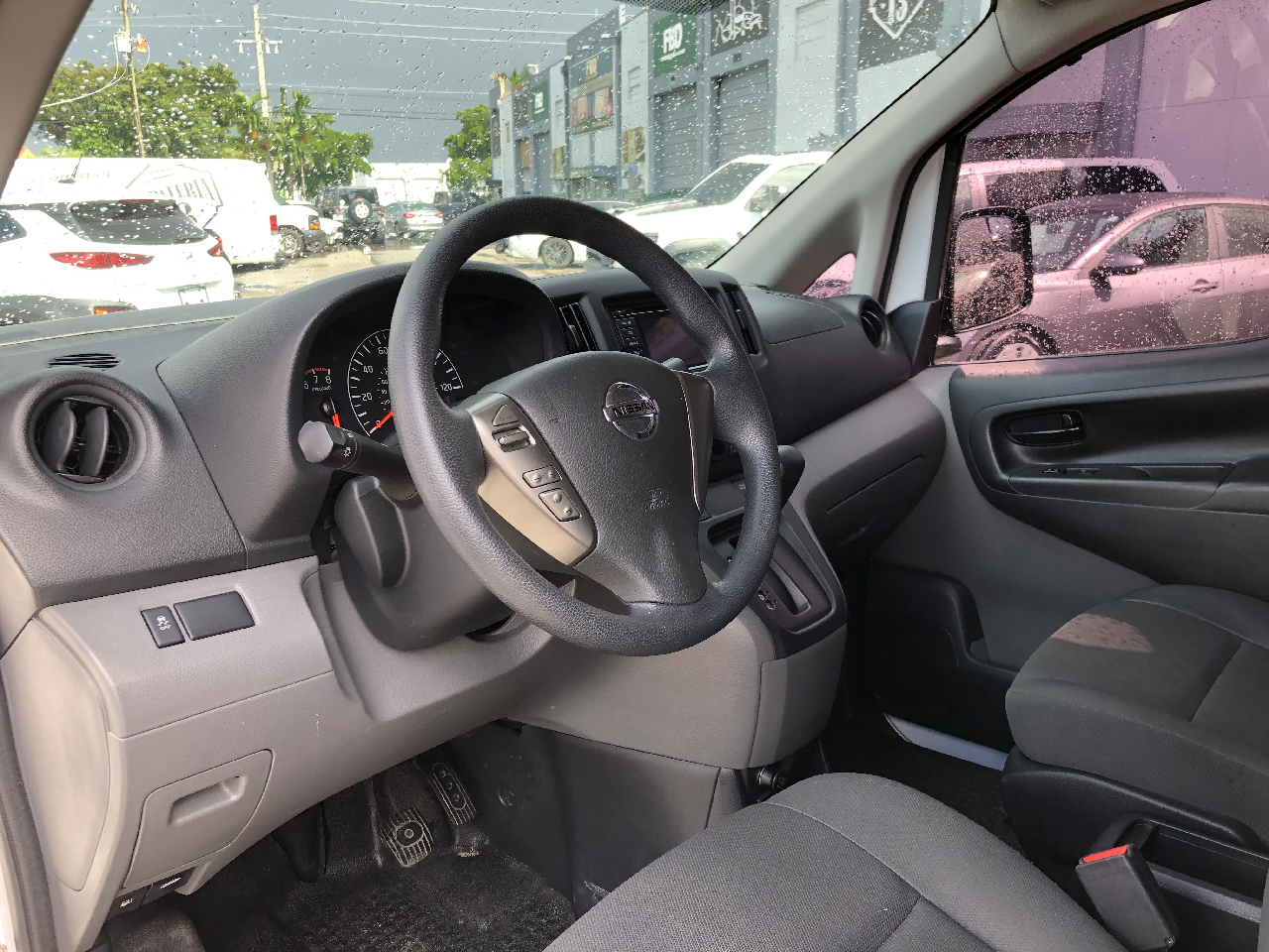 Vehicle image 7 of 12
