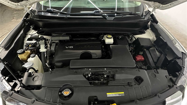 Vehicle image 8 of 28