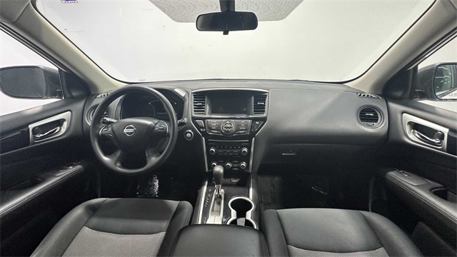 Vehicle image 15 of 28