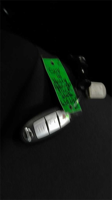 Vehicle image 23 of 28