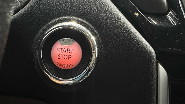 Vehicle image 25 of 28
