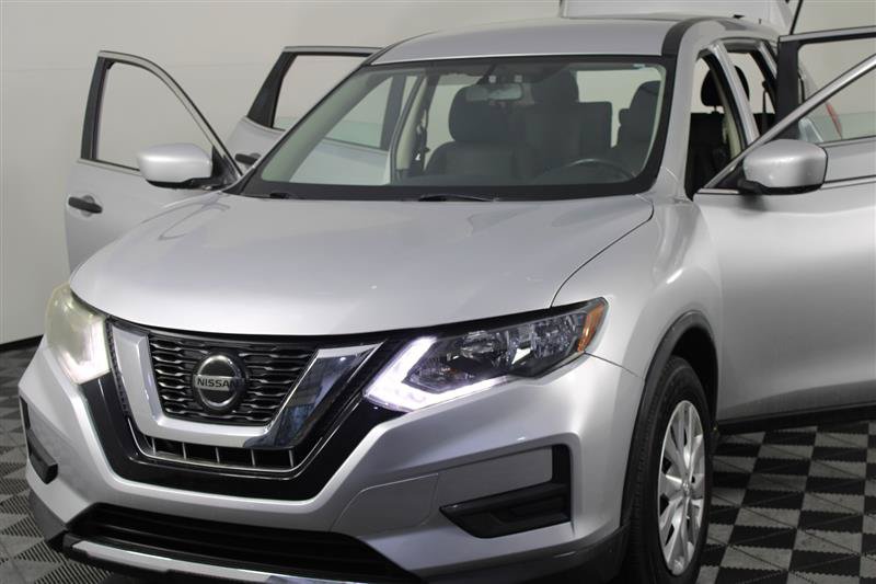 2018 Nissan Rogue S Image 3 of 44
