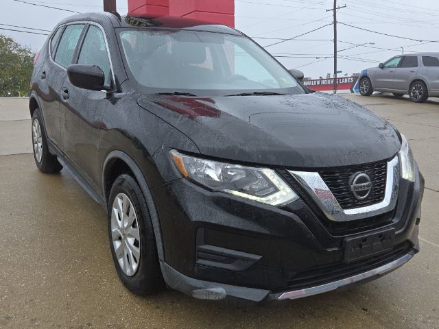 2018 Nissan Rogue S Image 2 of 14