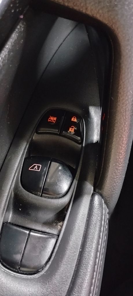 Vehicle image 25 of 39