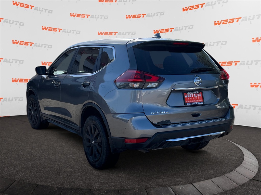 Vehicle image 7 of 36