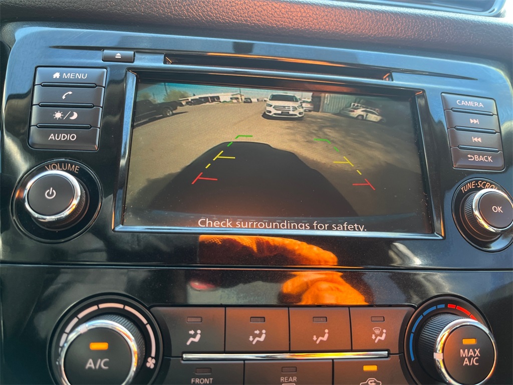 Vehicle image 22 of 36